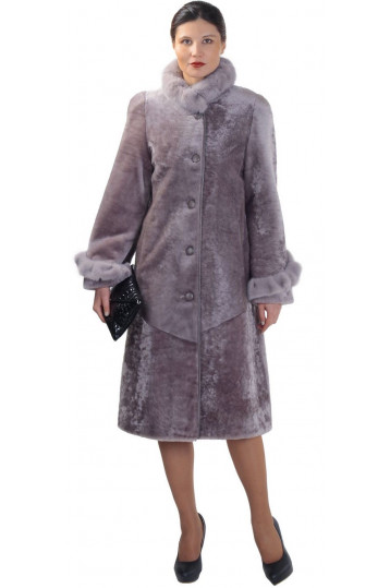 Длинная мутоновая шуба цвета персидская сирень с норковой отделкой